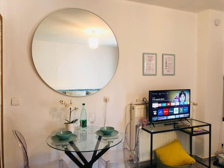 Cosy Studio Design With Modern Bathroom Vaureal 외부 사진