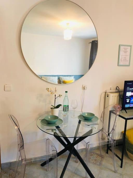 Cosy Studio Design With Modern Bathroom Vaureal 외부 사진