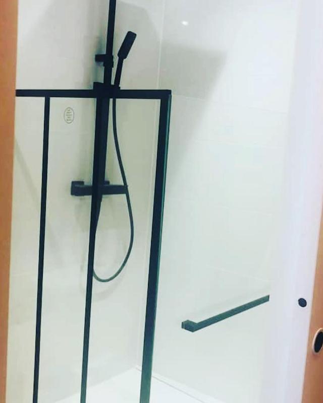 Cosy Studio Design With Modern Bathroom Vaureal 외부 사진