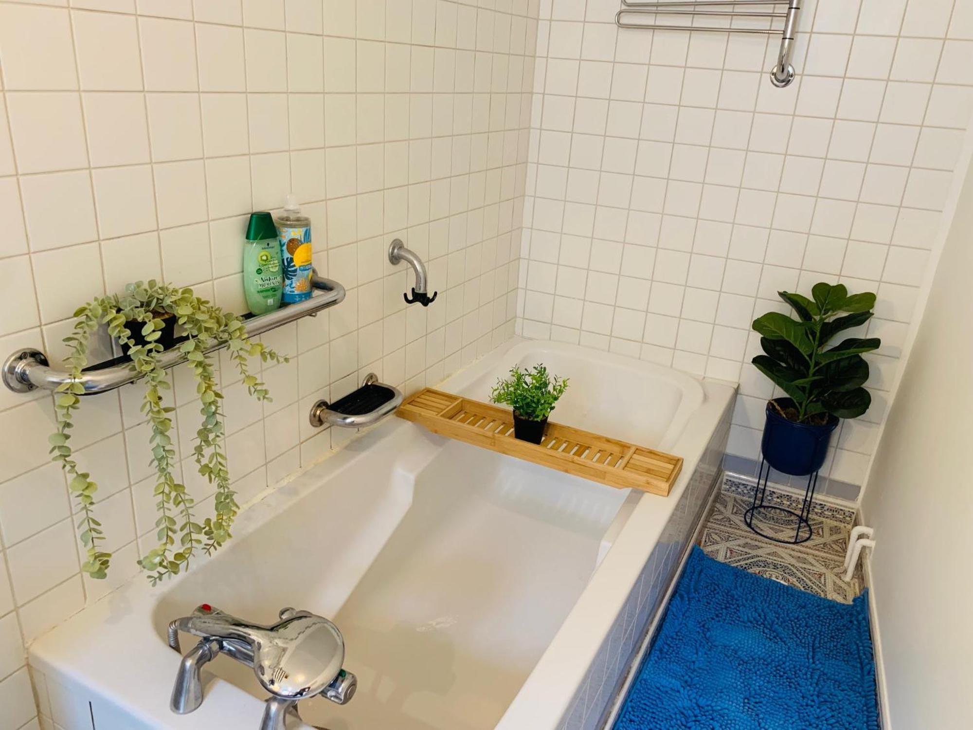 Cosy Studio Design With Modern Bathroom Vaureal 외부 사진